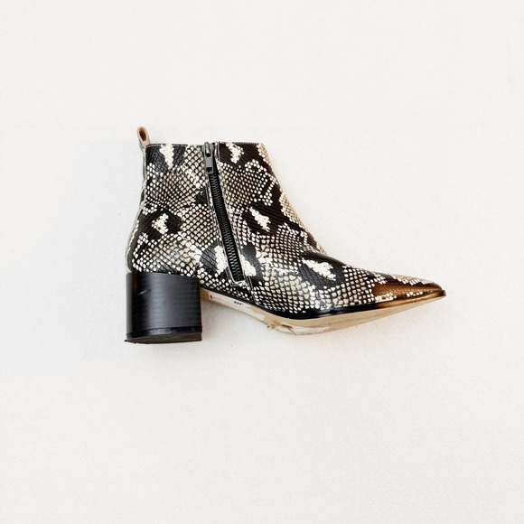 Saks Fifth Avenue Snakeskin Printed Bootie Pointy Toe GT011-J-1 Size 7.5 - Picture 3 of 9